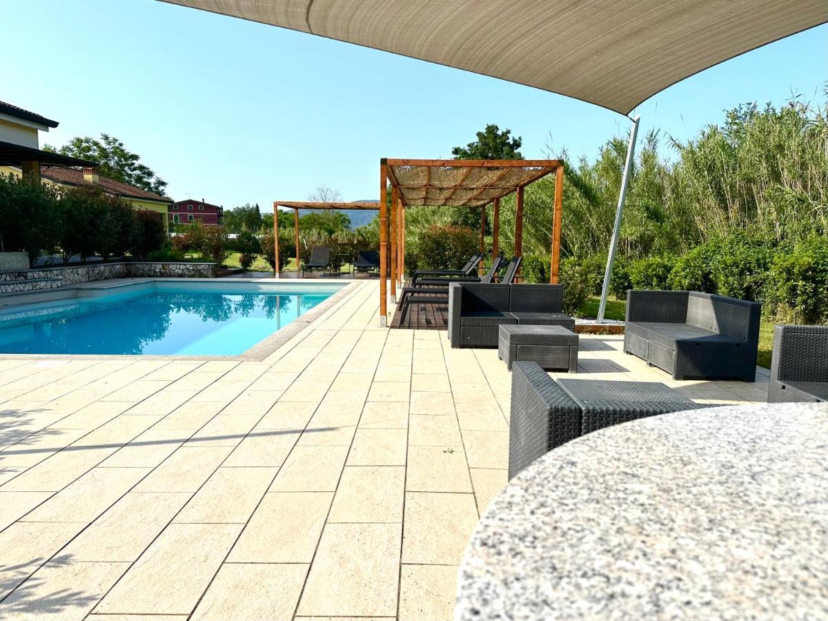 Le Village Sarzana Exteriör bild